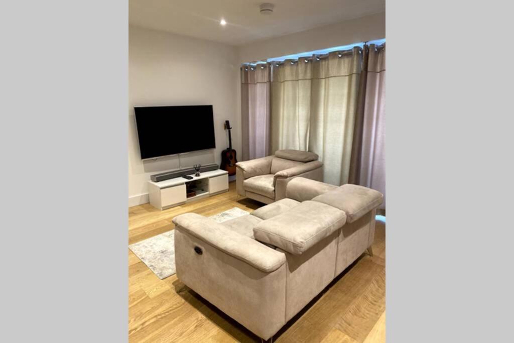 Luxury 1 Bedroom Apartment With Netflix & Parking Боргемвуд Екстер'єр фото